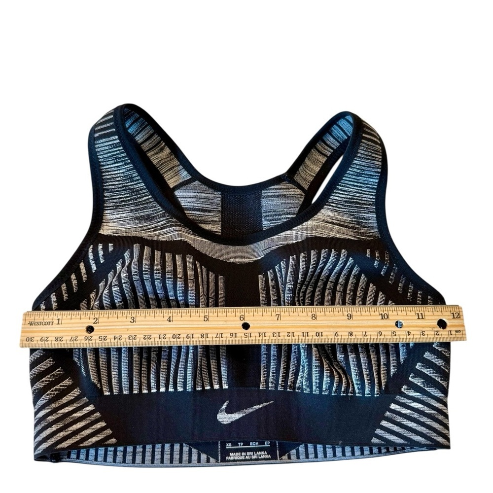 Nike Pro Indy Flyknit Seamless Sports Bra XS Black Gray‎ Stripe AJ4047-014 - Picture 10 of 13